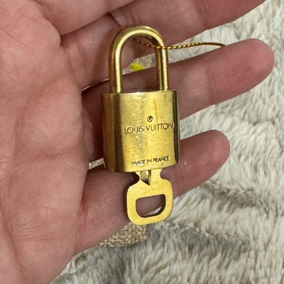 Vintage Louis Vuitton Brass Padlock & Key Necklace – No. 319 - Picture 5 of 9